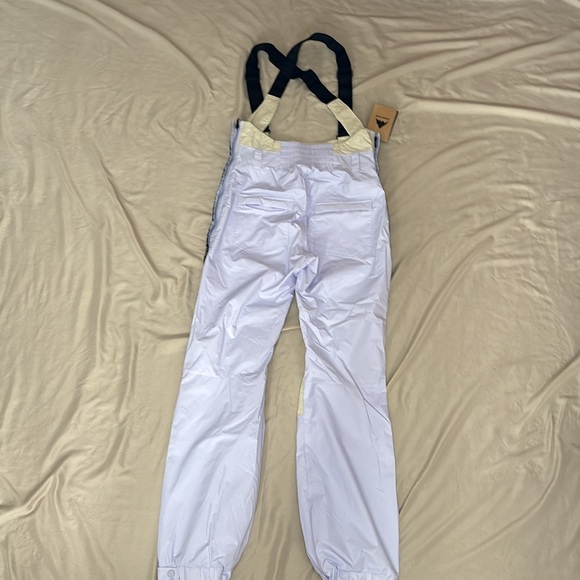 Burton Avalon women’s XS snowboard ski overall bib pant colour: elderberry - Picture 7 of 9